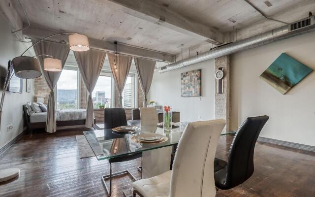 Luxury Downtown Dallas Stay by Amyfinehouse