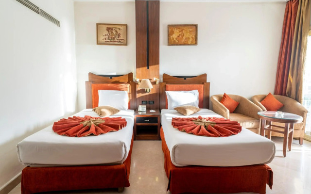 Aracan Eatabe Luxor Hotel
