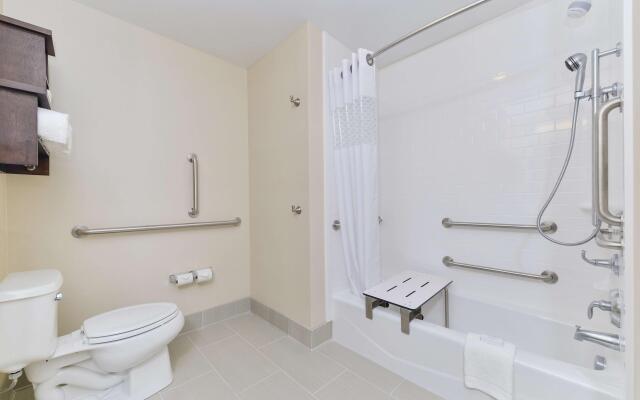 Hampton Inn & Suites Des Moines Downtown