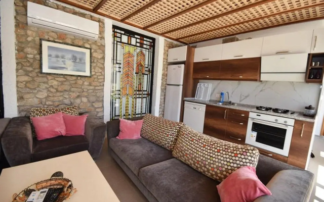 Villa Nail by Helaltatilvillari