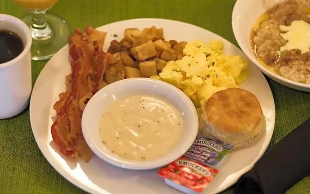 Holiday Inn Gainesville-Lanier Centre