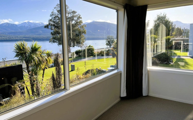 Fiordland Lakeview Motel and Apartments