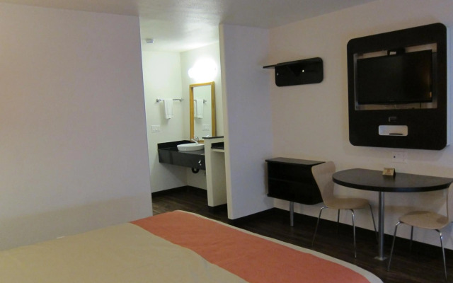 Pacific Inn