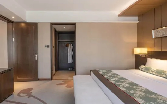 Chongqing Fuling Huajing Wenlan Hotel