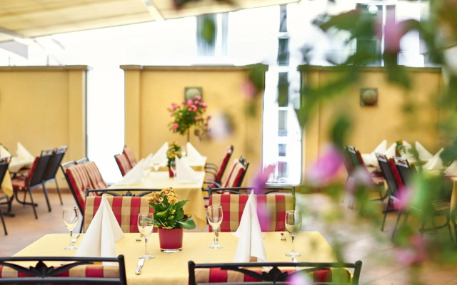 Hirsch Hotel