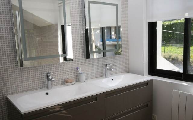 Luxurious Villa in Pont-Aven with Private Pool