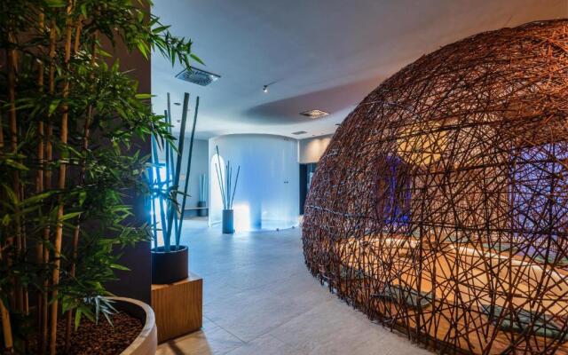 EALA My Lakeside Dream – Adults Only