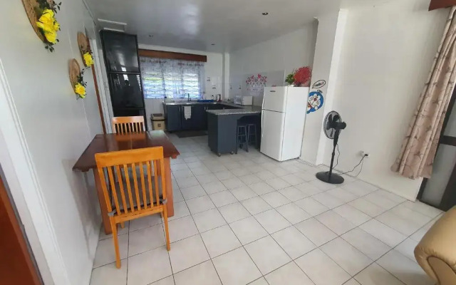 Cosy 2 bedroom unit with pool,Wifi parking