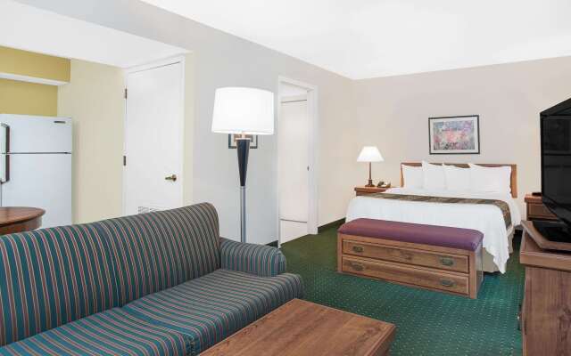 Hawthorn Extended Stay by Wyndham Green Bay