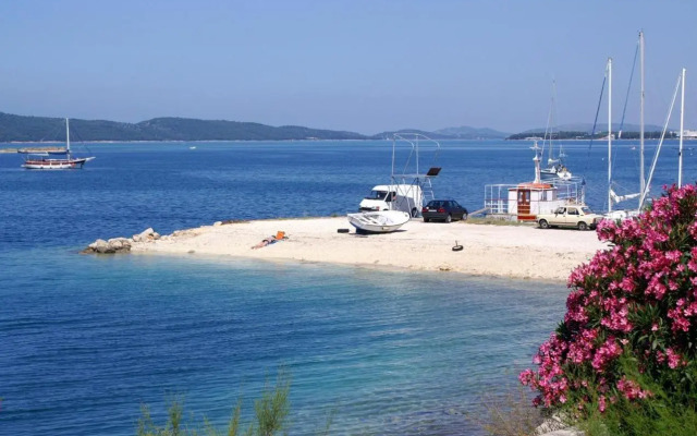 Apartments by the sea Brodarica, Sibenik - 4195