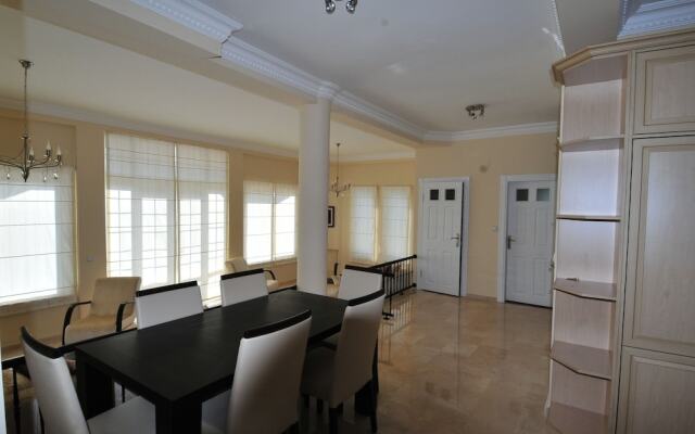 Gold City Villa Private Pool