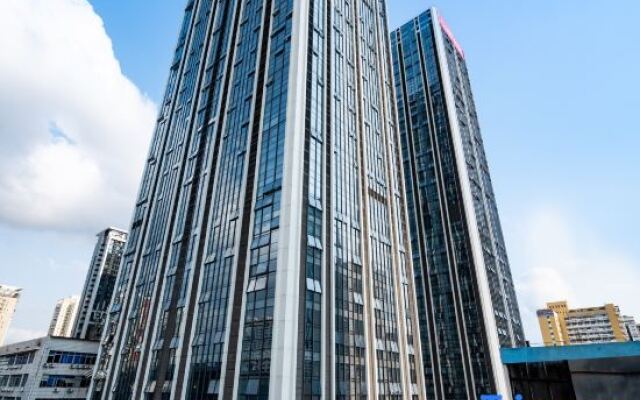 Zunxiang International Apartment (Shenzhen Futian Convention and Exhibition Cente)