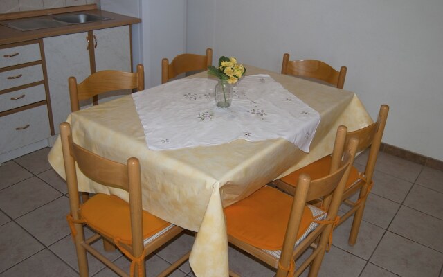 Apartments and Rooms Slavica