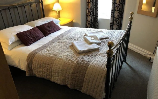 Autumn Leaves Guest House