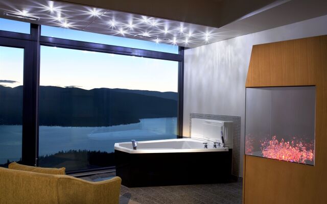 Sparkling Hill Resort