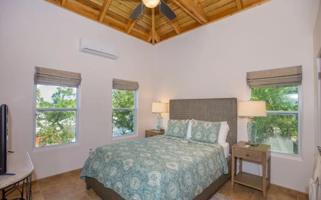 Tortuga Terrace-43 Lawson Rock 3 Bedroom Home by RedAwning