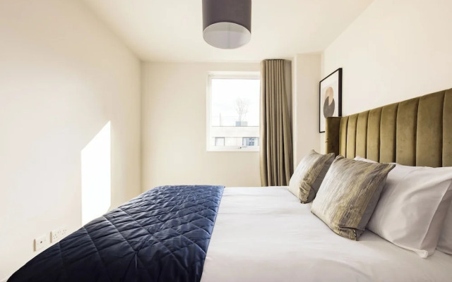 Leeds Centre by Charles Hope