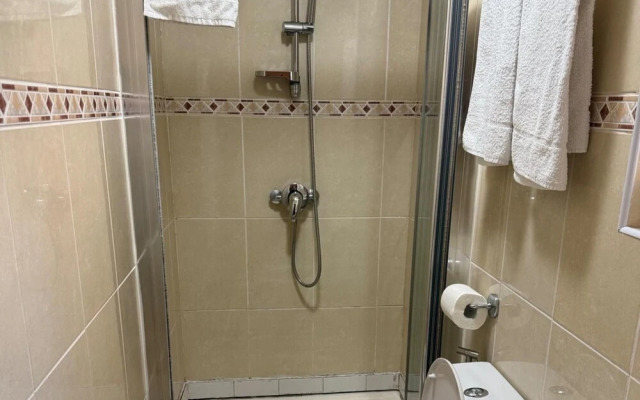 2 Bed-sleeps 4-private Patio-pets-near Heathrow