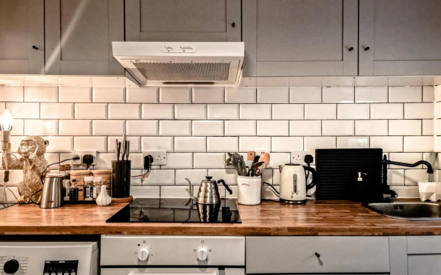 Stylish Room in 1880s Guinness Worker House