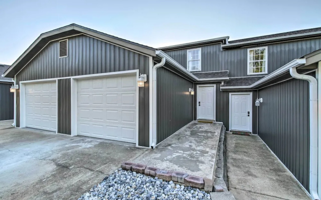 Pet-friendly Abode, Walk to Table Rock Lake!