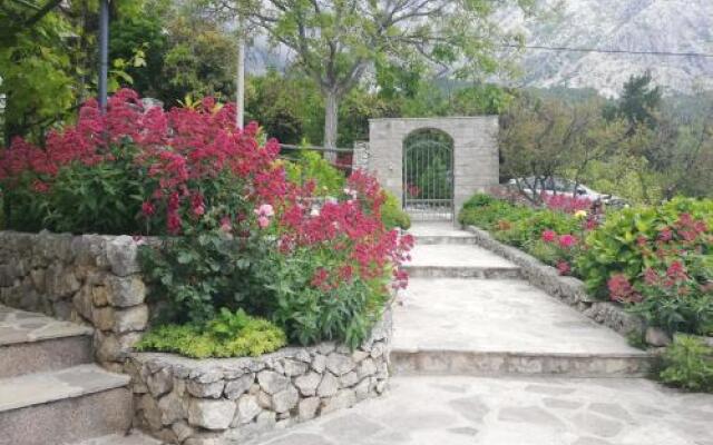 ctbv103 Holiday home with private pool Wi Fi internet access air condition in Baška Voda Makarska