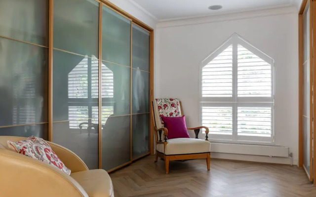 West Heath Road by Onefinestay