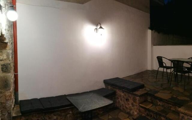 RiverBed Traditional Guest House
