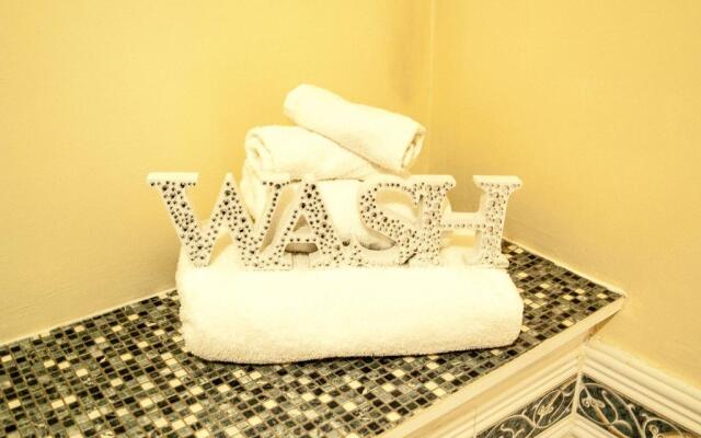 King Court Apartment