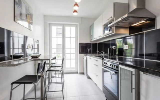 Charmant appartement avec terrasse dans villa
