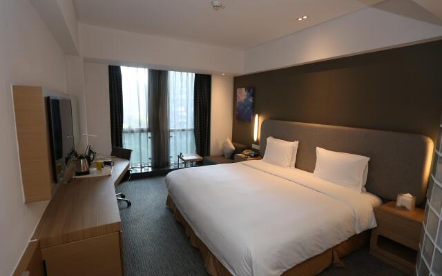 Holiday Inn Express Shanghai Jinsha, an IHG Hotel