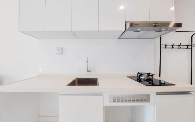 Warm And Homey Studio Apartment At Sky House Alam Sutera