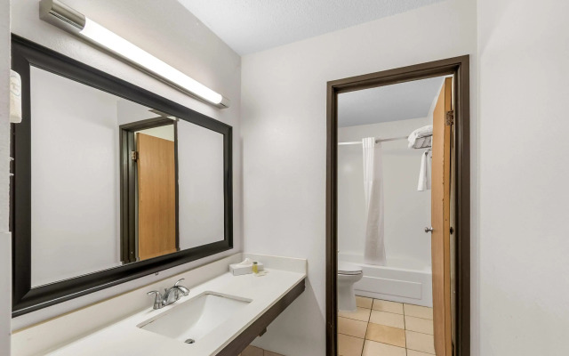 Super 8 by Wyndham Dumfries/Quantico