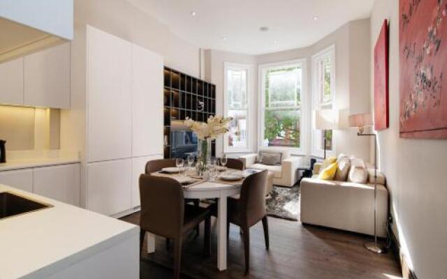 Kensington Garden View Apartment