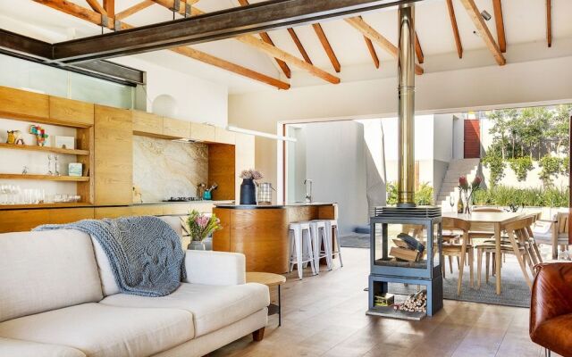 Cheviot Green Point Villa