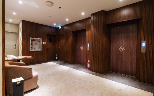 RedDoorz Premium @ South Triangle Quezon City