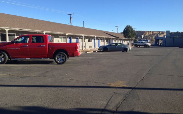 Four Corners Inn