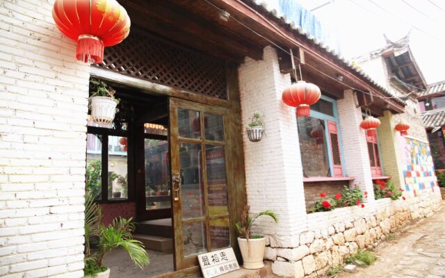 Lijiang Zuixiangsi Inn