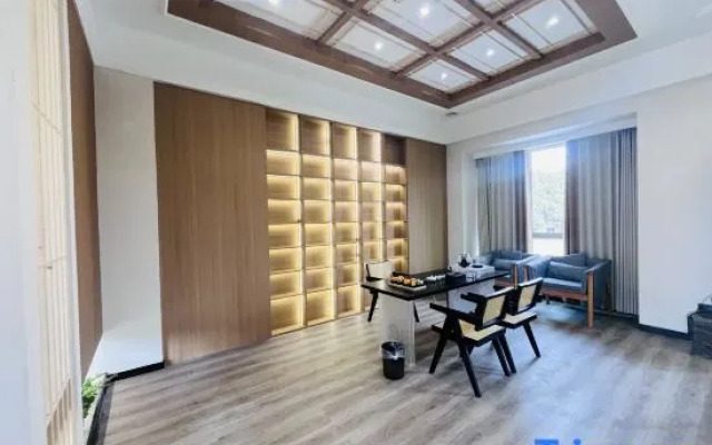 Xingbang Holiday Hotel