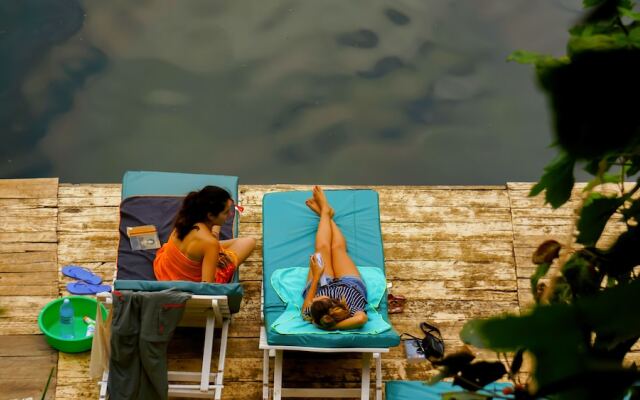 Lake Bunyonyi Overland Resort
