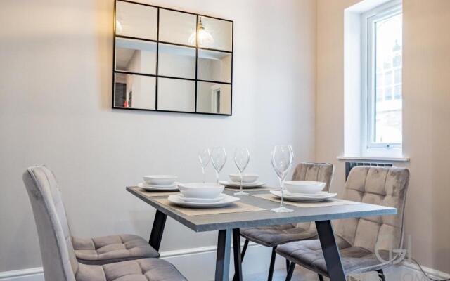 Worcester 1 Bed Apartment With Private Entrance