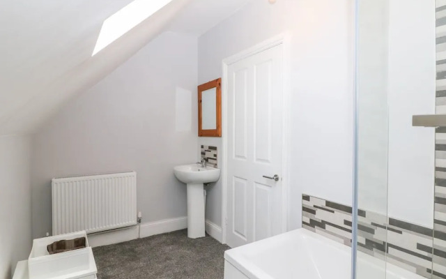 Dale Mews Luxury Apartment