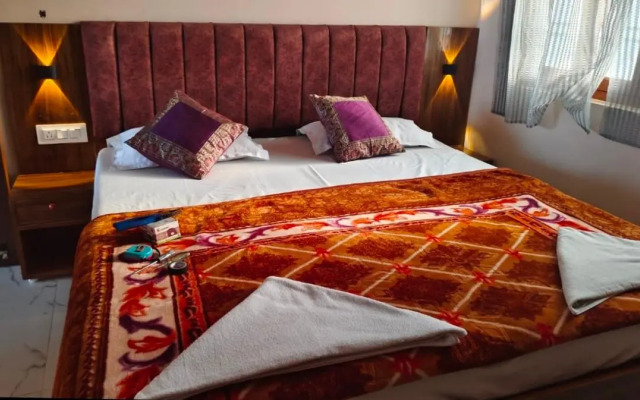 Shri Yoga Mandir Guest House