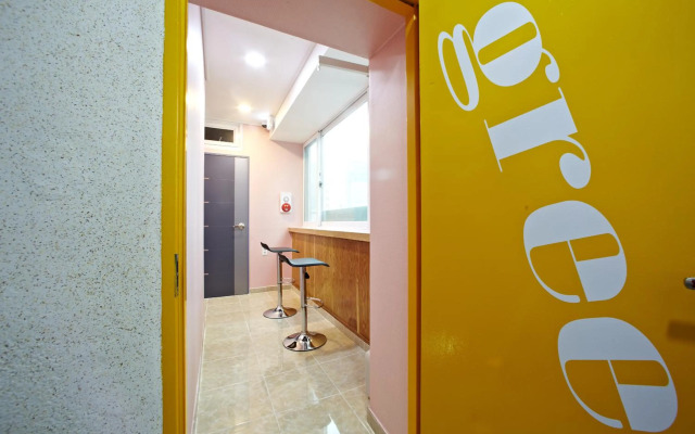 Rainbow Hotel Myeongdong