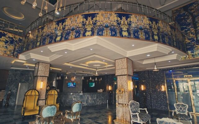 Candellux Imperial Hotel and Suites