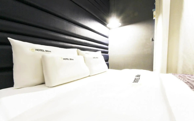 Blixx Hotel
