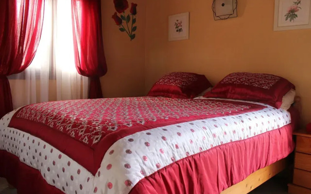 Beautiful 2-bed Bungalow in Parque Holandés