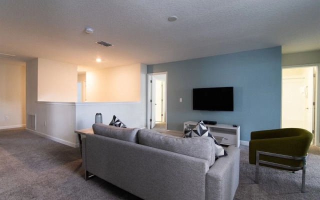 8BR ChampionsGate Pool Home w Theater