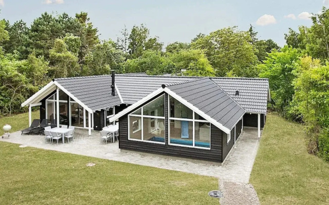 14 Person Holiday Home in Tisvildeleje