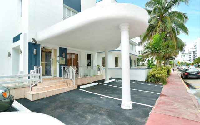 3700 Collins By Miami Te Espera