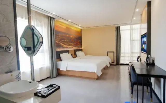 YunboZhenpinHotel (Tianshui Lantian City Square)
